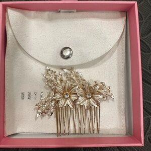 Untamed Petals Gold Floral Hair Comb